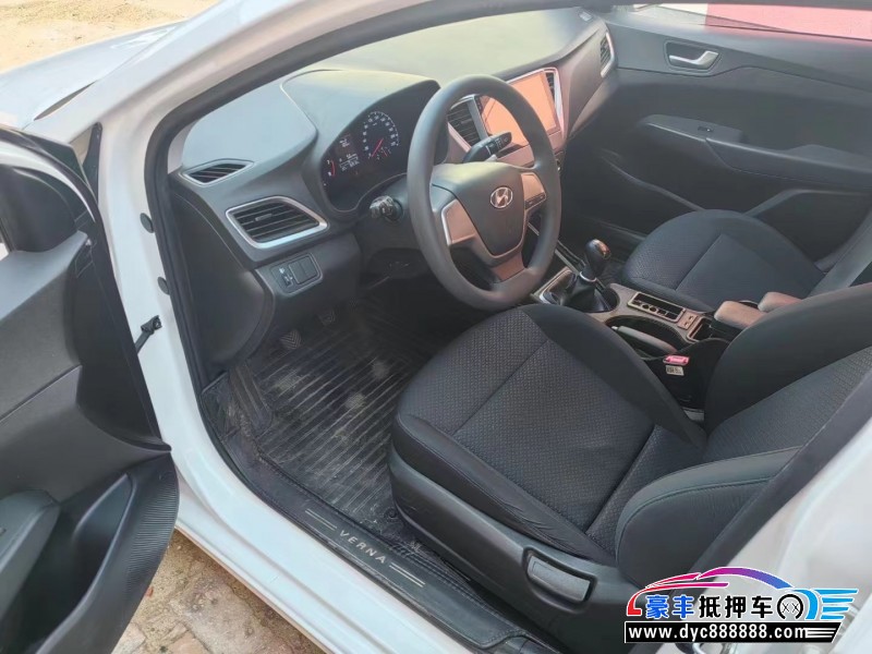 19年现代悦纳轿车抵押车出售