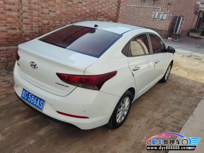 19年现代悦纳轿车抵押车出售