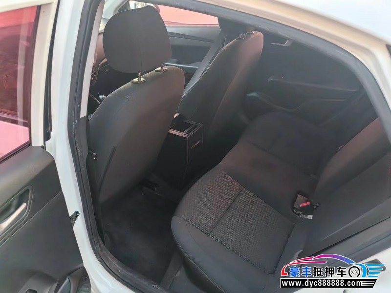 19年现代悦纳轿车抵押车出售