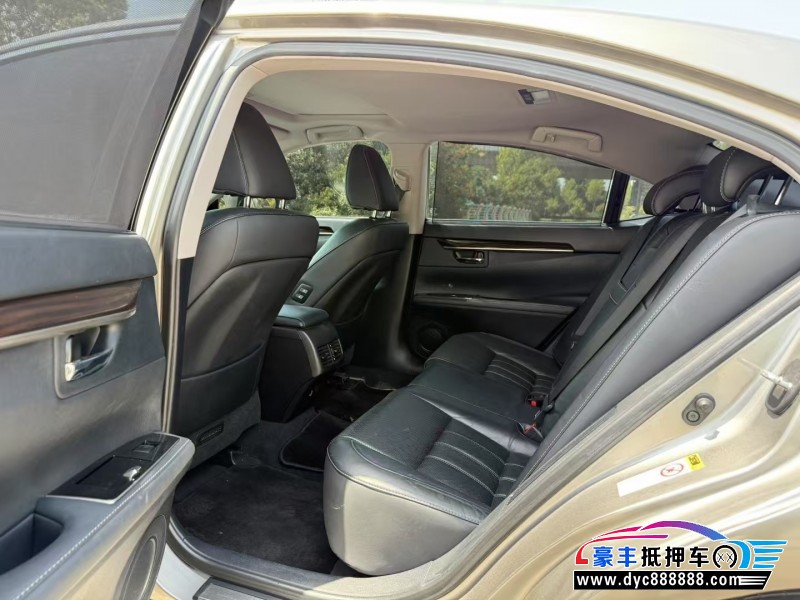 16年雷克萨斯ES轿车抵押车出售