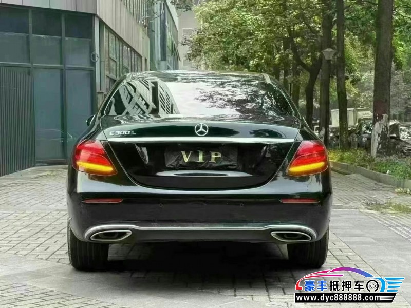 18年奔驰E轿车抵押车出售