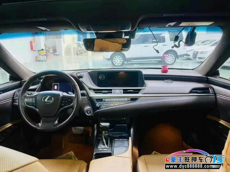19年雷克萨斯ES轿车抵押车出售