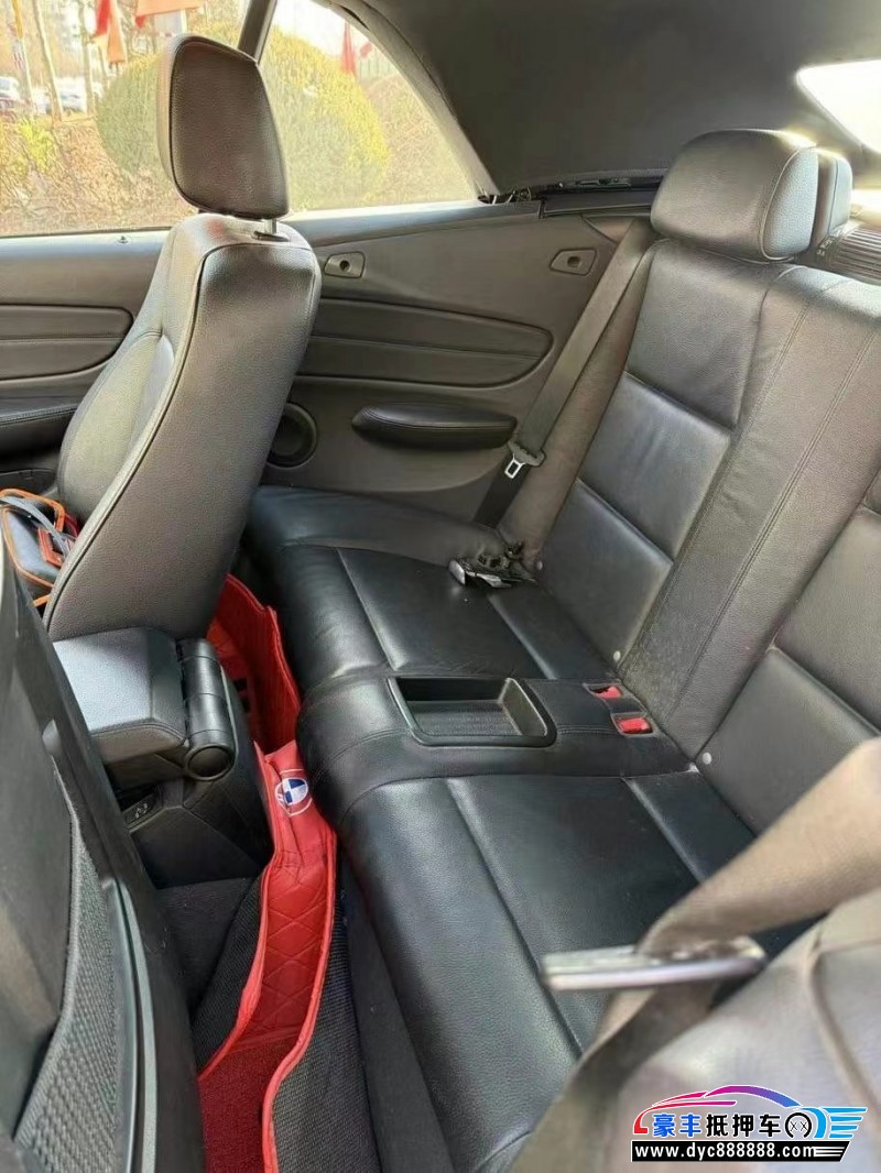 13年宝马1系轿车抵押车出售