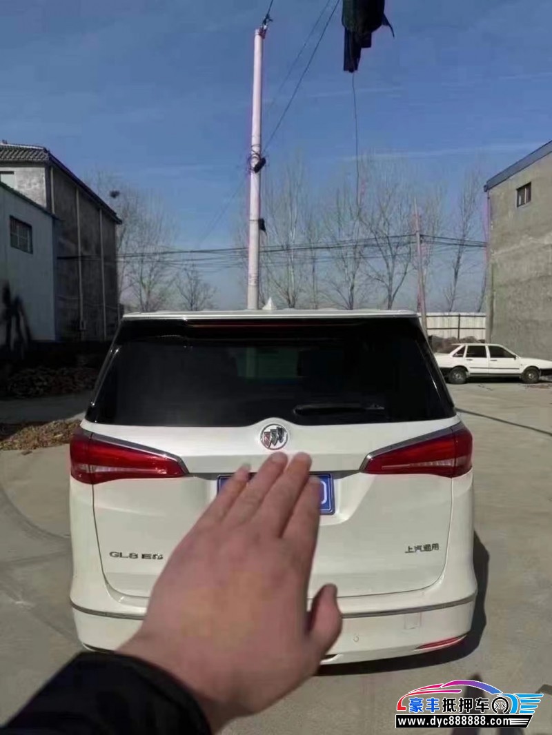 18年别克GL8轿车抵押车出售