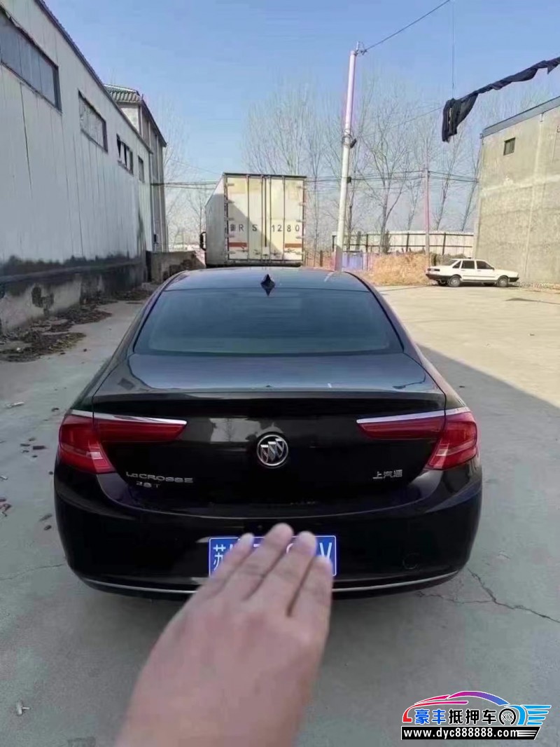 18年别克君越轿车抵押车出售