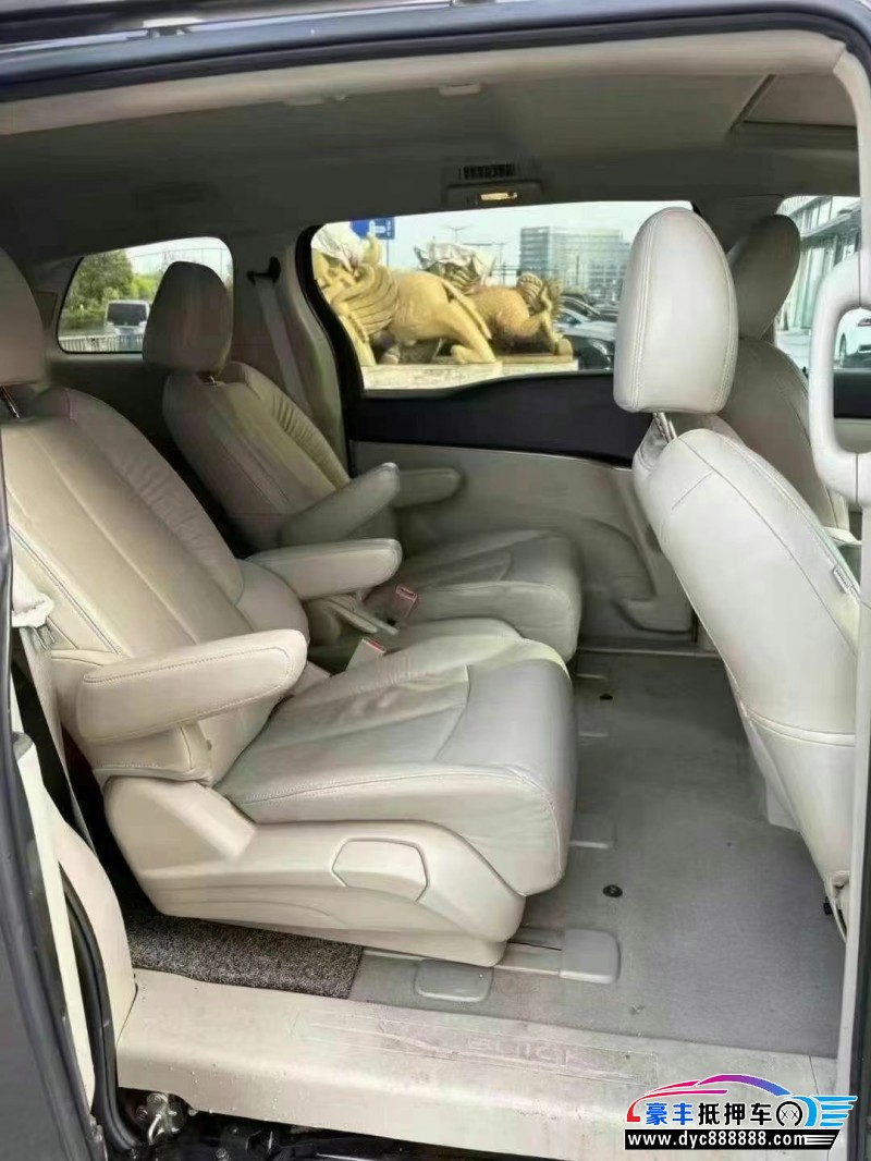 18年别克GL8轿车抵押车出售