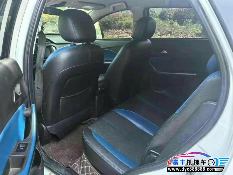 18年奇瑞瑞虎3x轿车抵押车出售