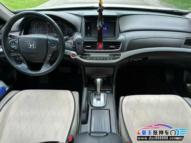 15年本田歌诗图轿车抵押车出售