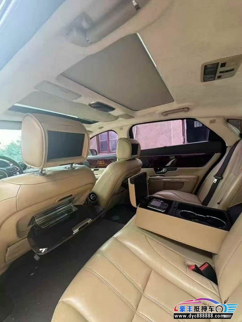 12年捷豹XJ轿车抵押车出售