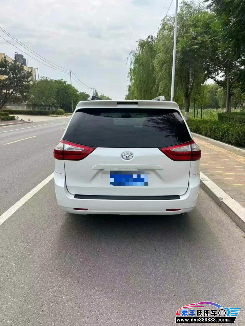 17年丰田塞纳轿车抵押车出售