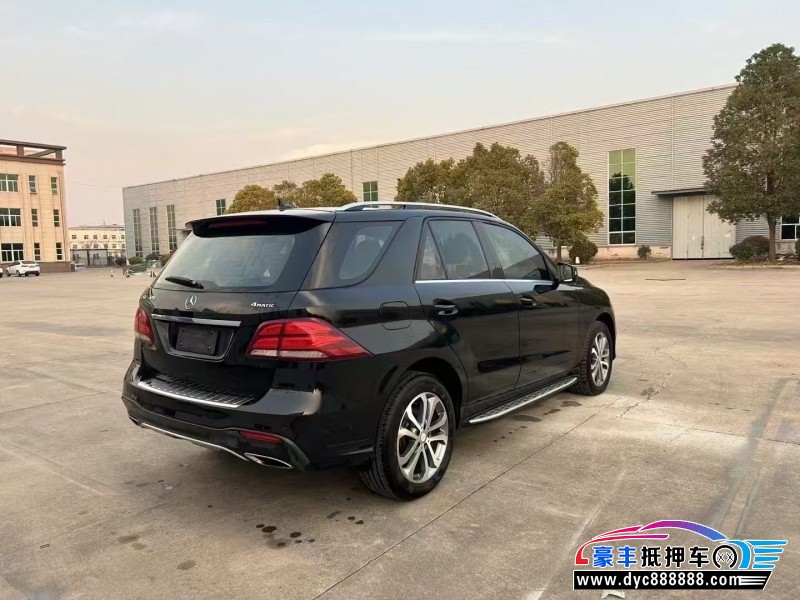 17年奔驰GLE轿车抵押车出售