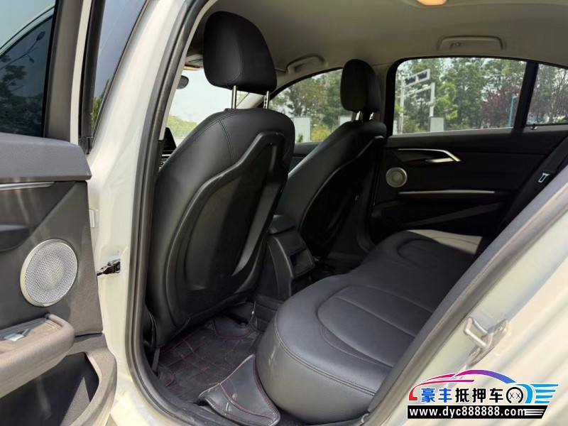 23年宝马1系轿车抵押车出售