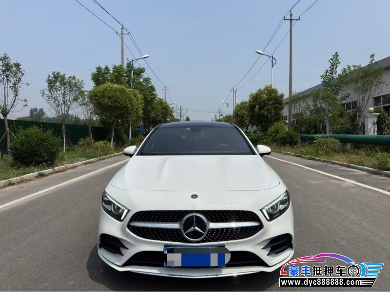 21年奔驰A轿车抵押车出售