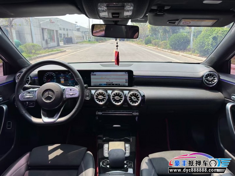 21年奔驰A轿车抵押车出售