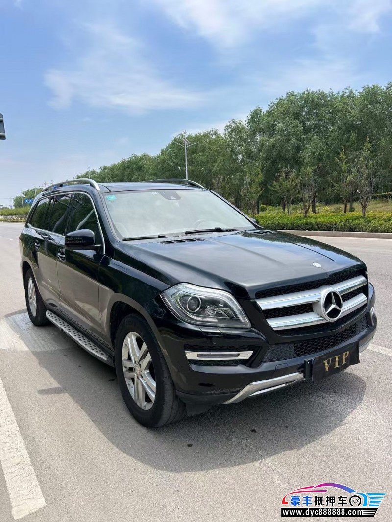 16年奔驰GL轿车抵押车出售
