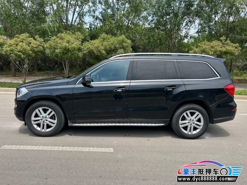 16年奔驰GL轿车抵押车出售