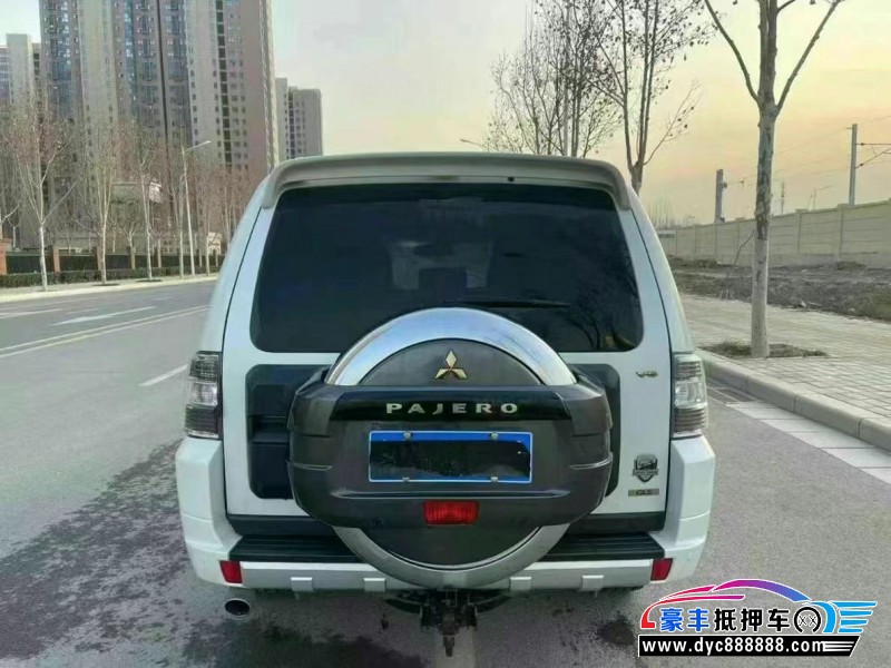 17年三菱帕杰罗SUV抵押车出售