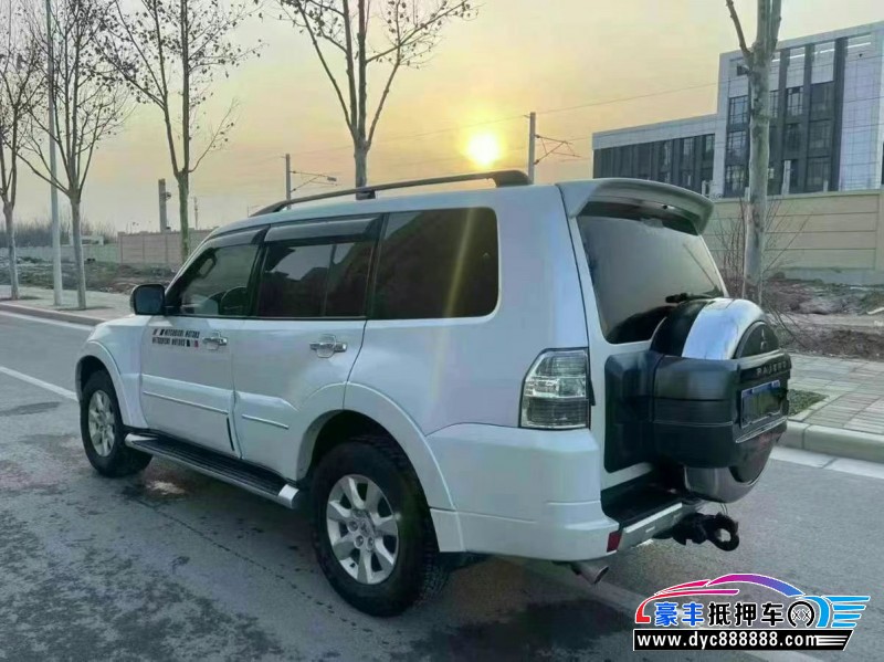 17年三菱帕杰罗SUV抵押车出售