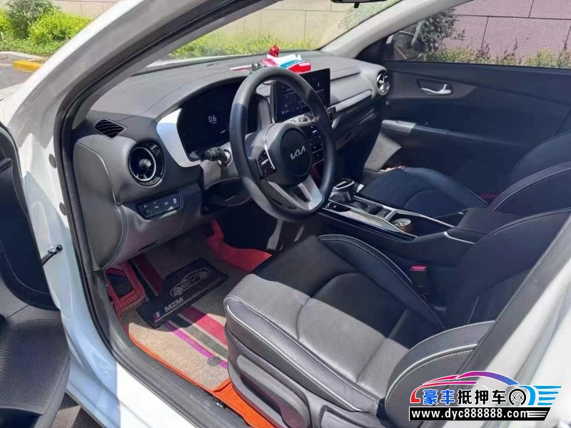 24年起亚K3轿车抵押车出售