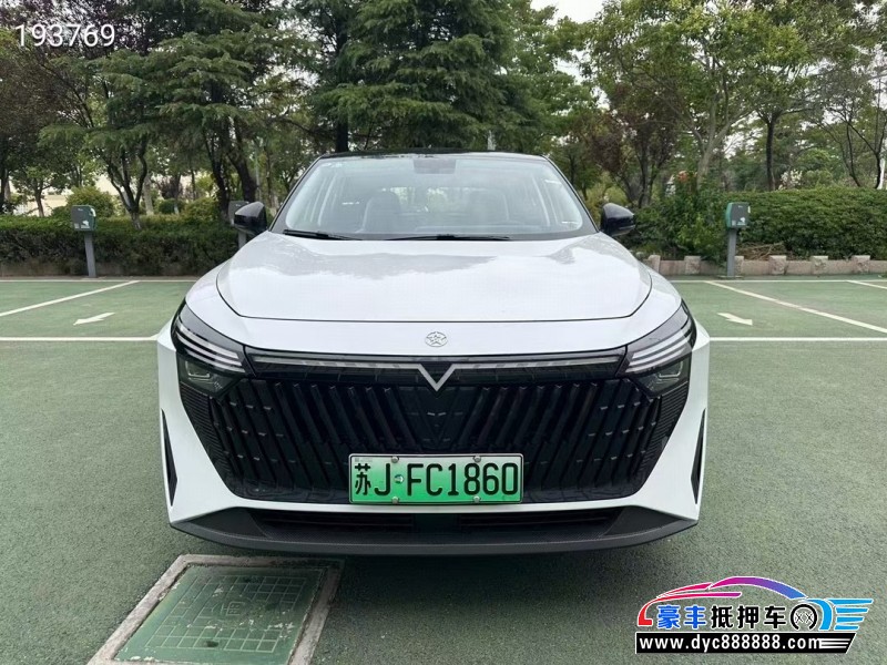 25年启辰大V轿车抵押车出售