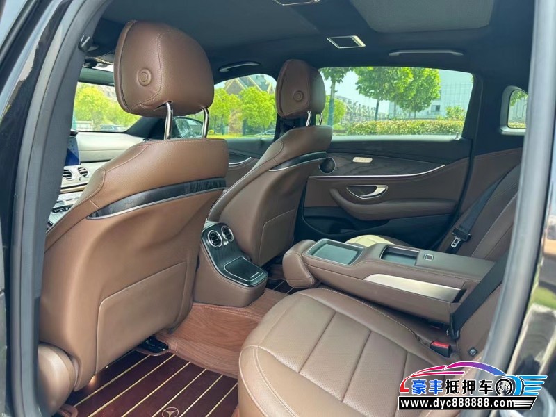 23年奔驰E轿车抵押车出售