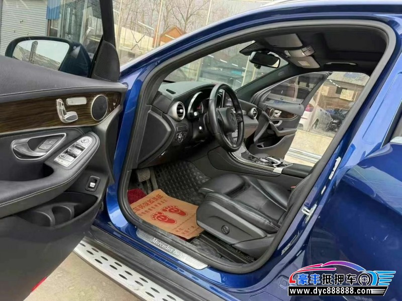 18年奔驰GLC轿车抵押车出售