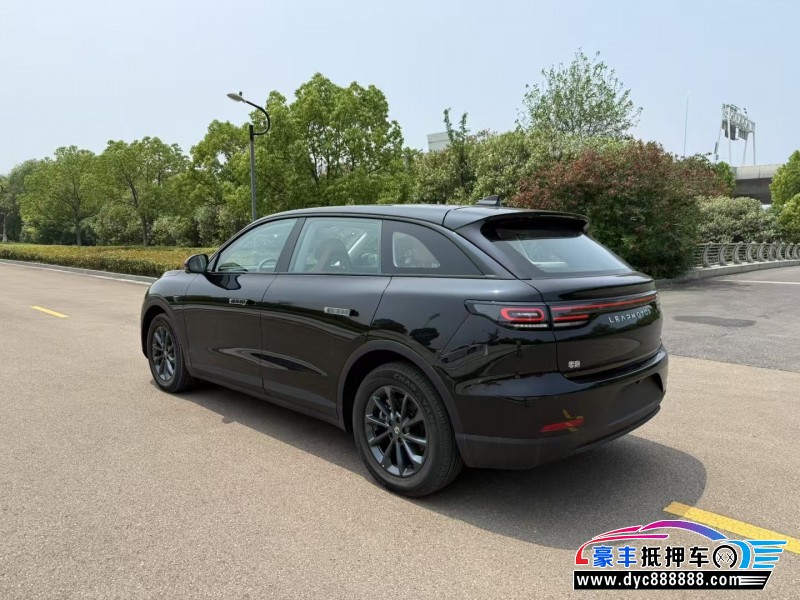 25年零跑C11轿车抵押车出售