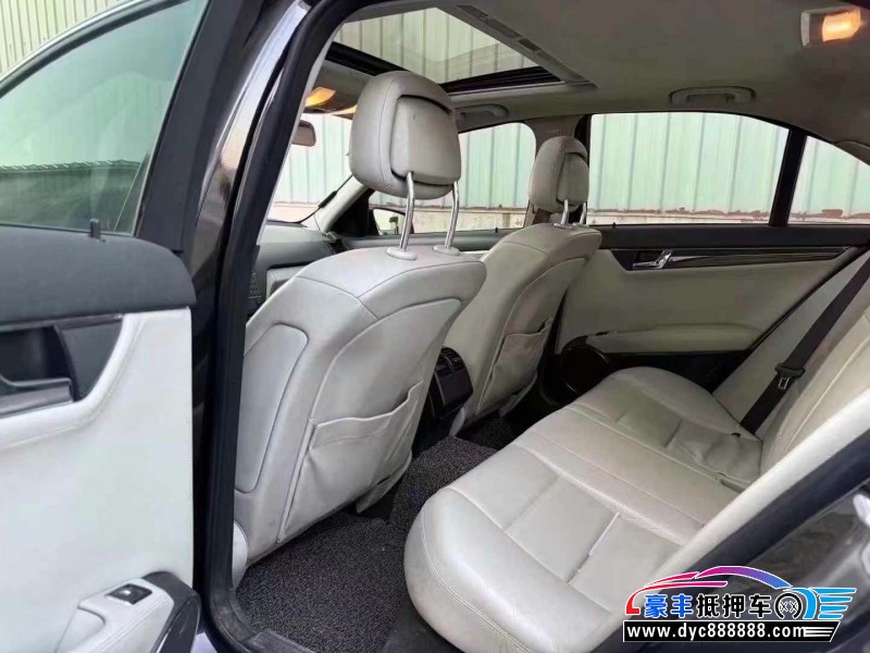 10年奔驰C轿车抵押车出售