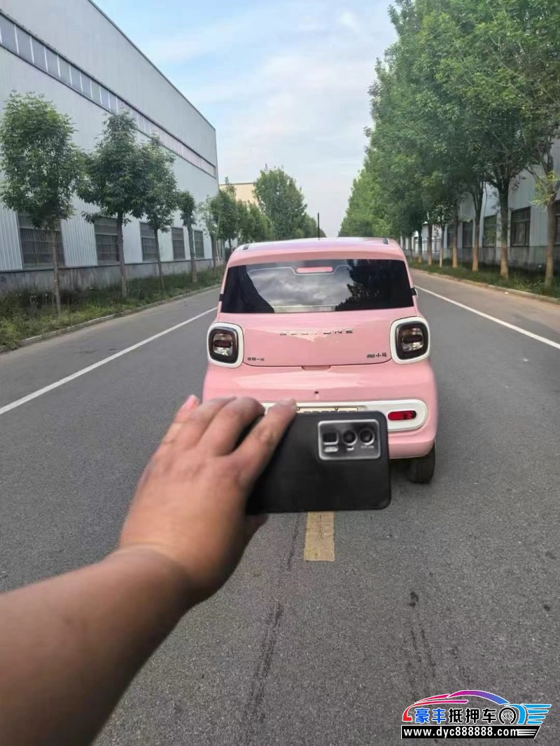 24年奔腾小马轿车抵押车出售