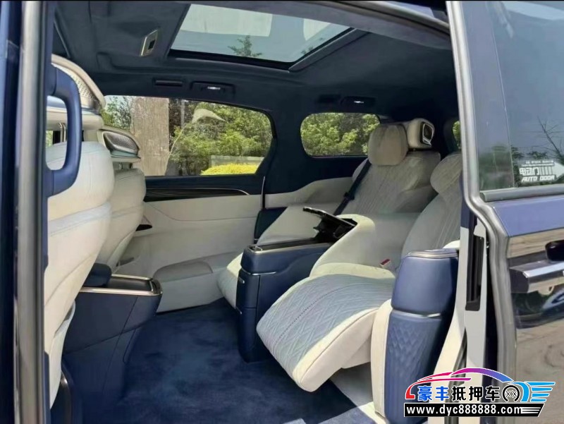 22年别克GL8轿车抵押车出售