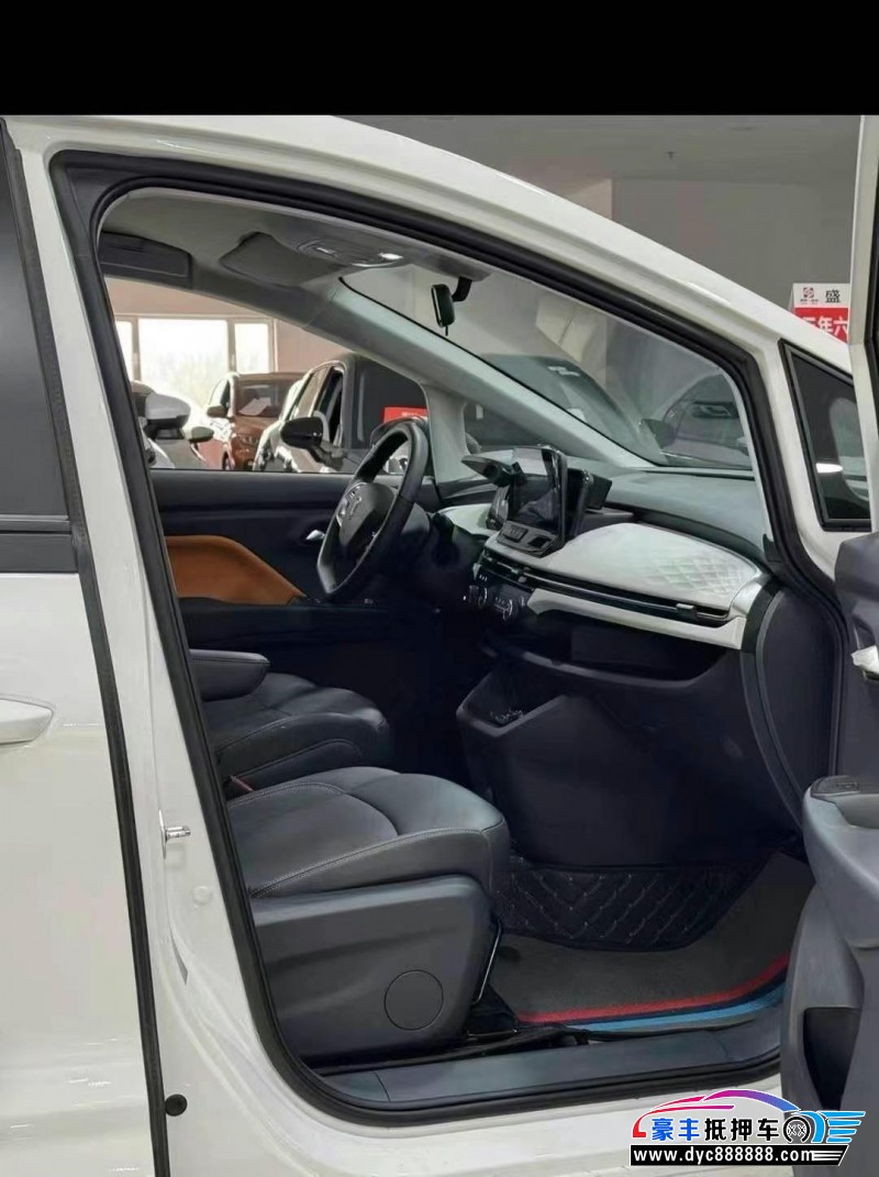 23年奔腾E05轿车抵押车出售