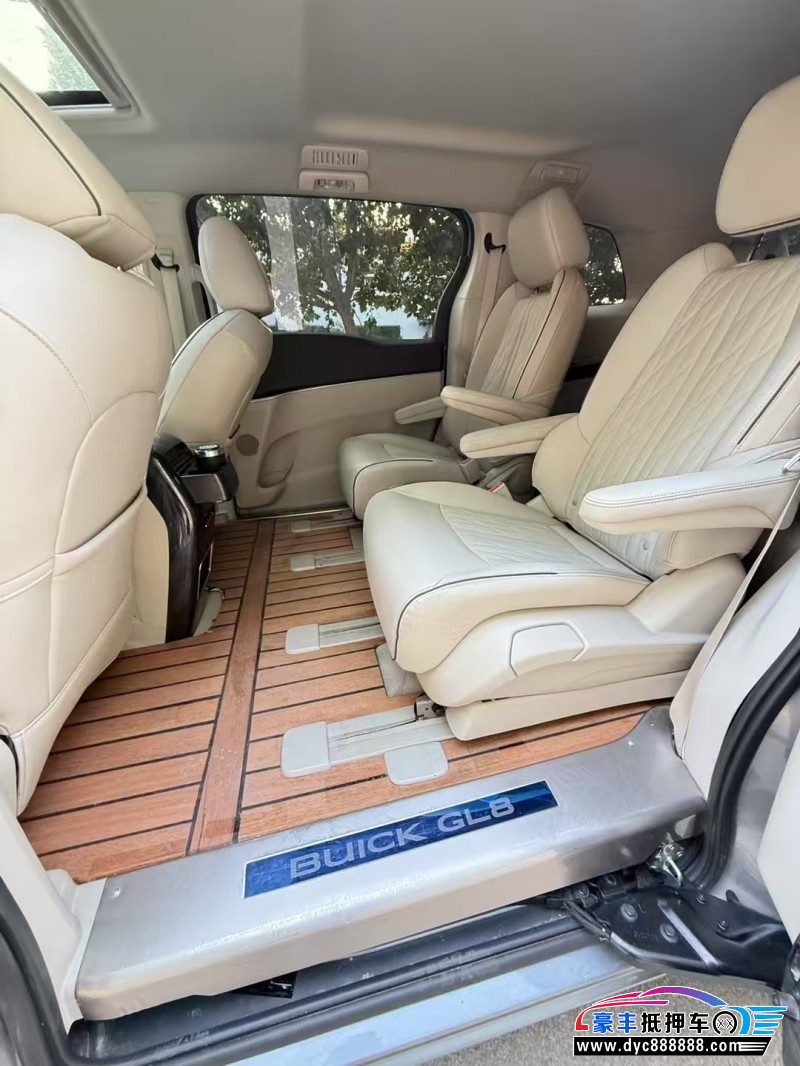 22年别克GL8MPV抵押车出售