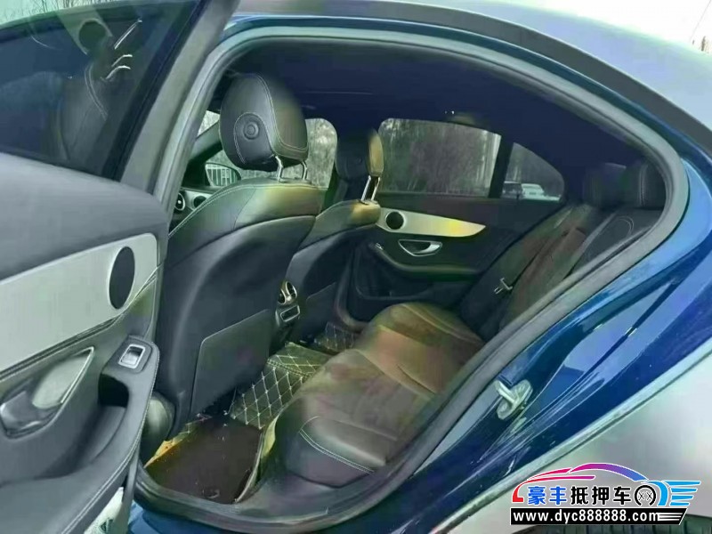 19年奔驰C轿车抵押车出售