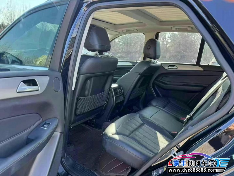 16年奔驰GLE轿车抵押车出售