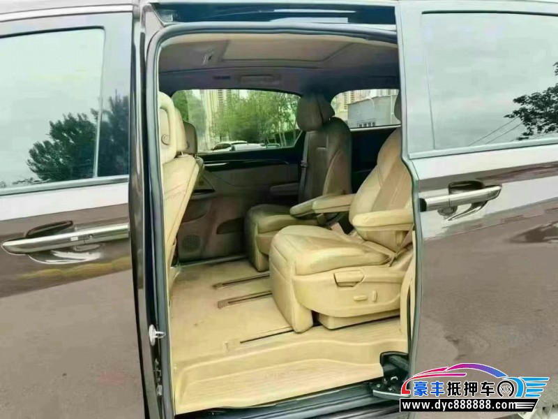 18年别克GL8轿车抵押车出售