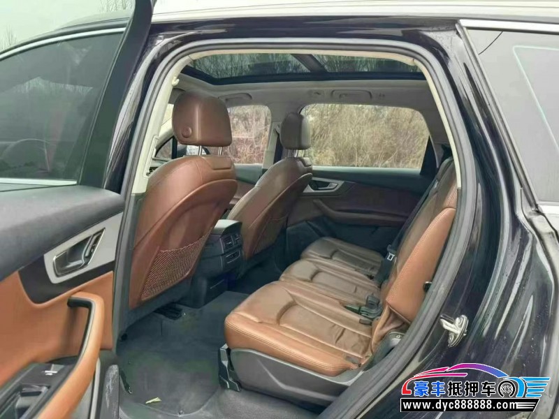 17年奥迪Q7轿车抵押车出售