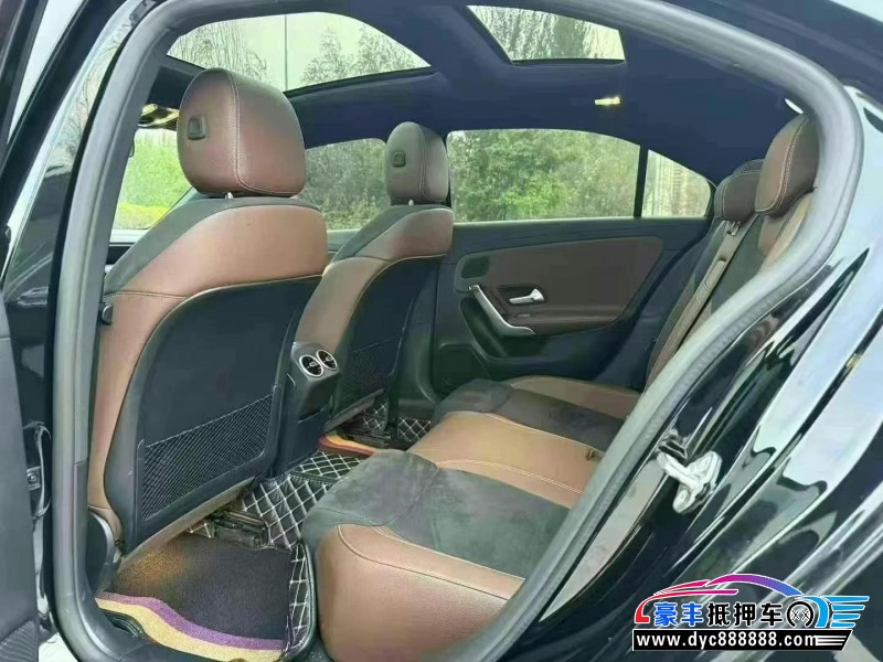 20年奔驰A轿车抵押车出售