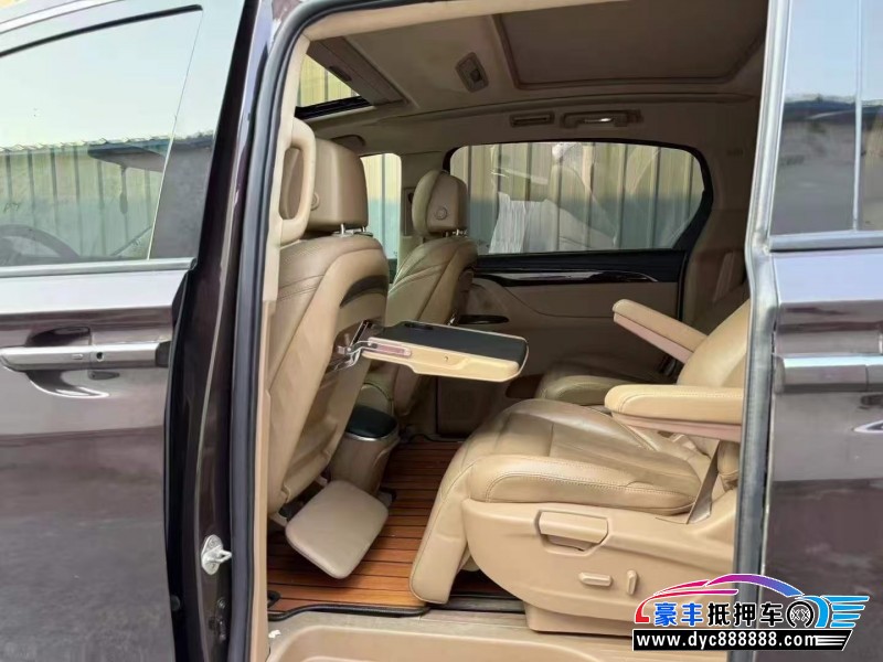 18年别克GL8轿车抵押车出售