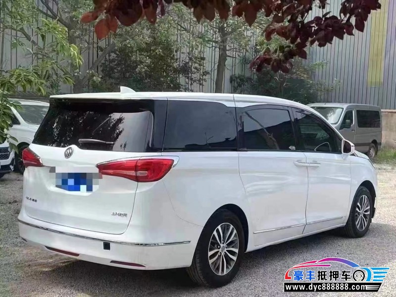 17年别克GL8轿车抵押车出售