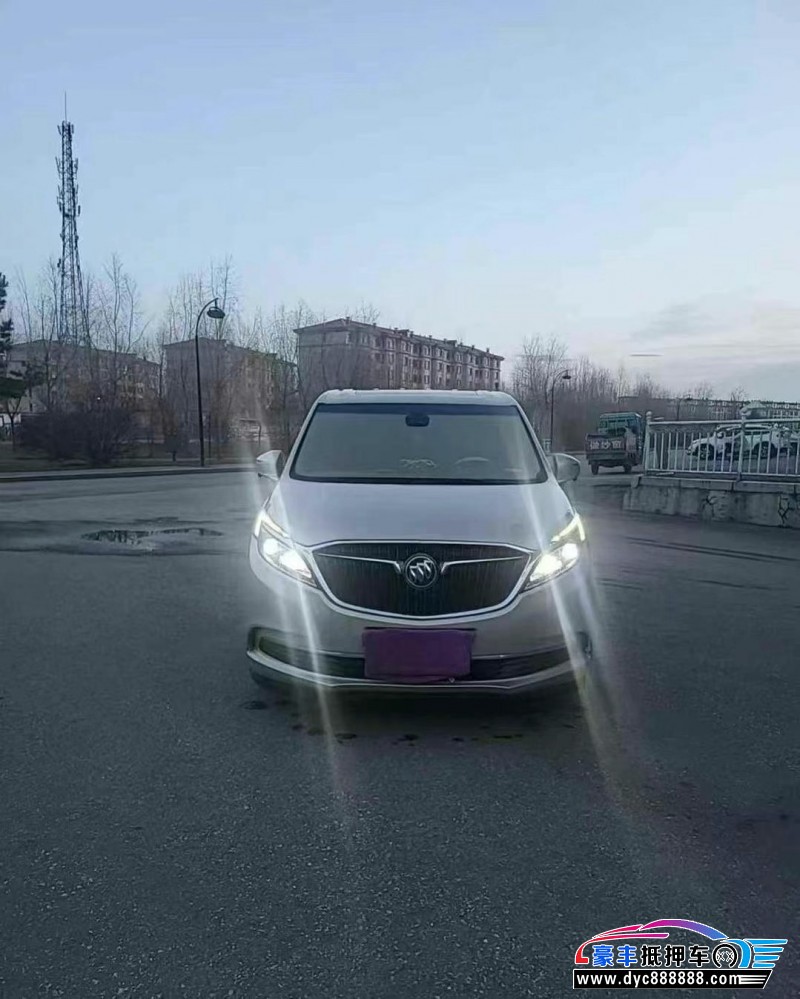 17年别克GL8轿车抵押车出售