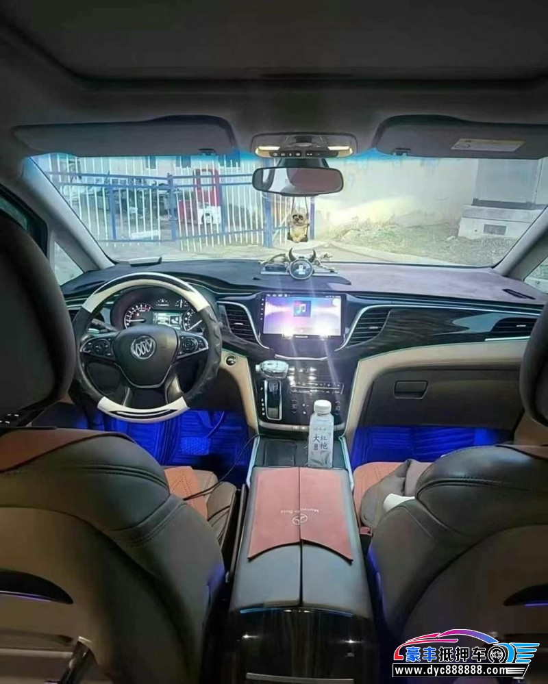 17年别克GL8轿车抵押车出售