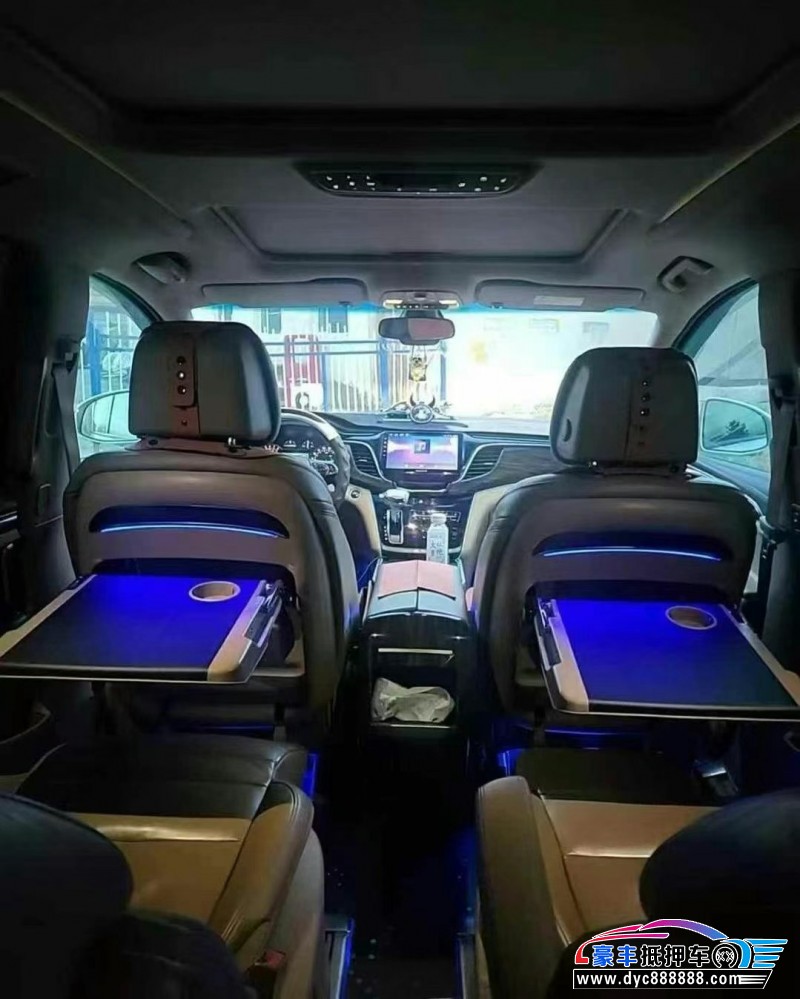 17年别克GL8轿车抵押车出售