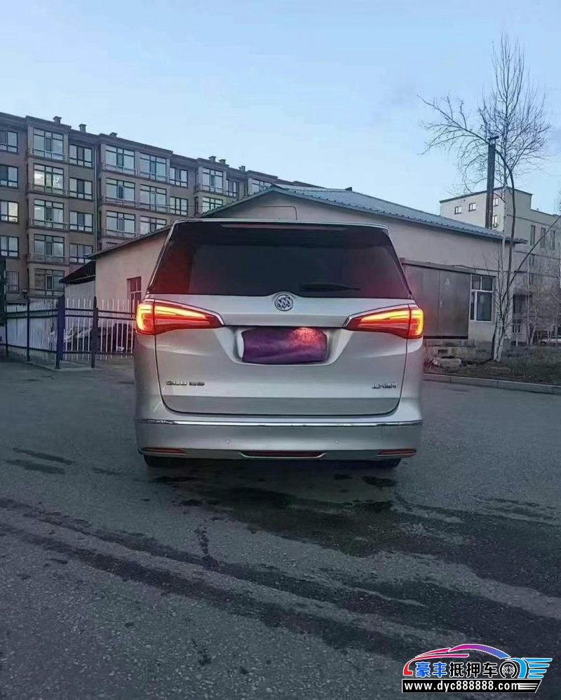 17年别克GL8轿车抵押车出售