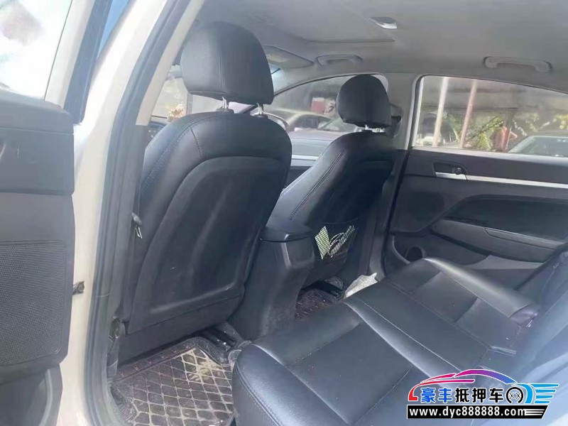 17年现代领动轿车抵押车出售