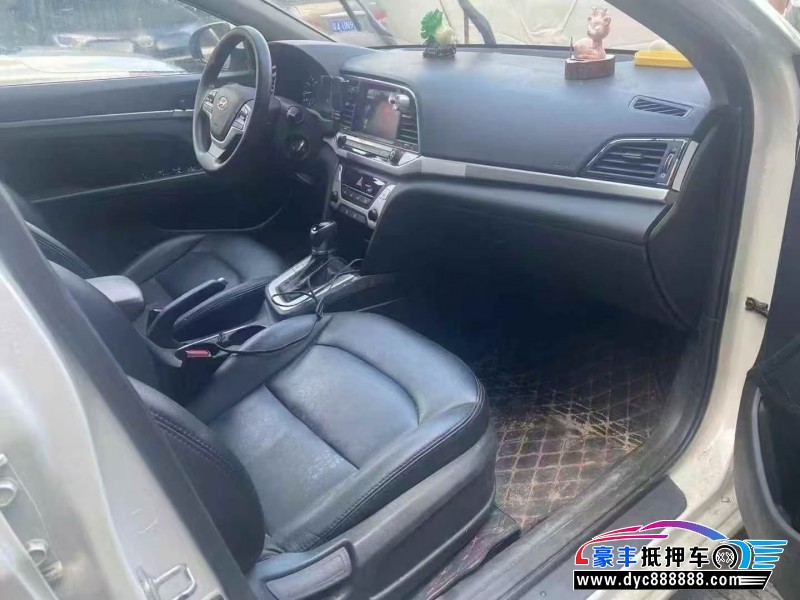 17年现代领动轿车抵押车出售