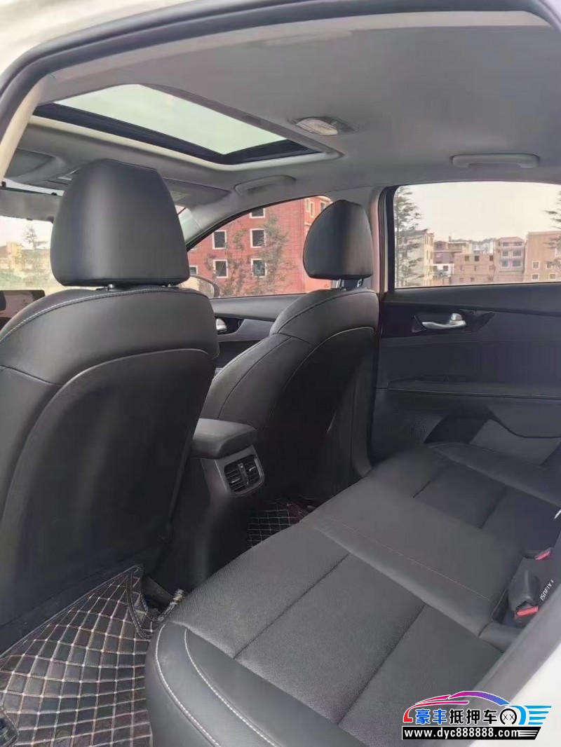 21年起亚K3轿车抵押车出售