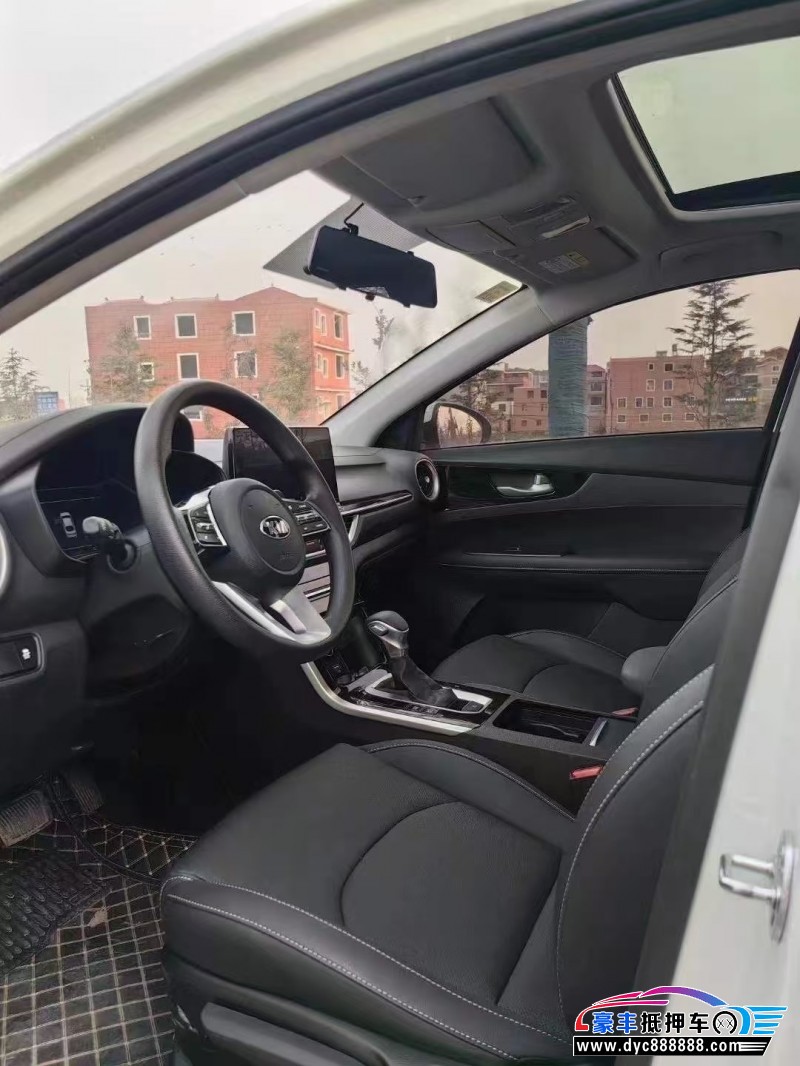 21年起亚K3轿车抵押车出售