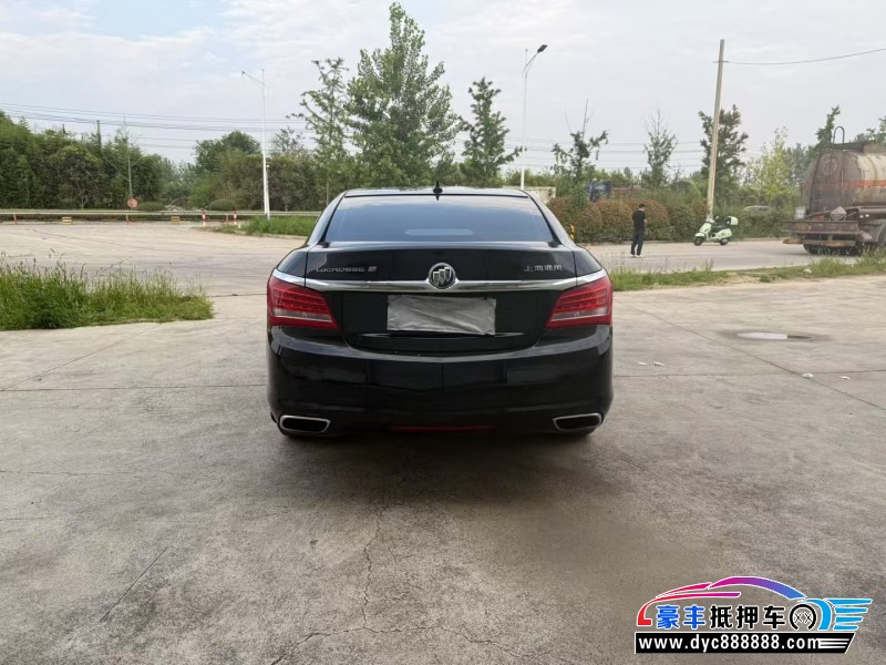 14年别克君越轿车抵押车出售