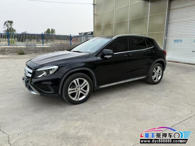 15年奔驰GLA轿车抵押车出售