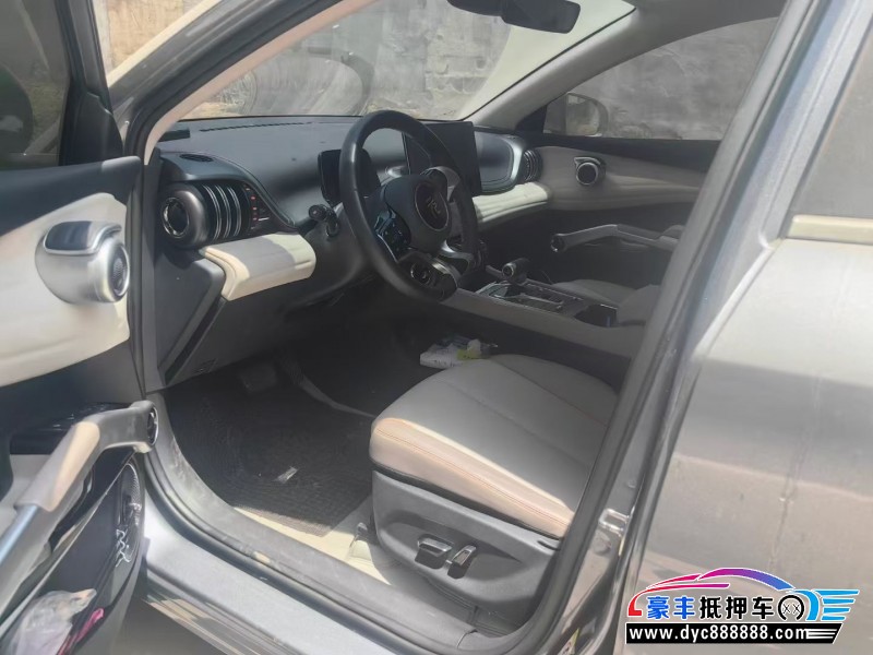 24年比亚迪元轿车抵押车出售